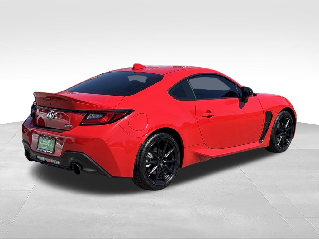 Used 2024 Toyota GR86 Premium RWD image 3