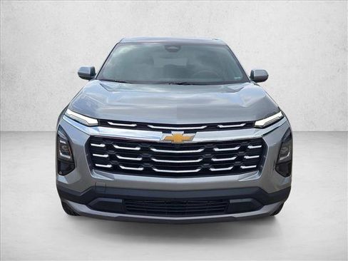 Used 2026 Chevrolet Equinox LT AWD/4WD image 2
