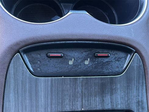 Used 2022 Toyota Venza Limited image 22