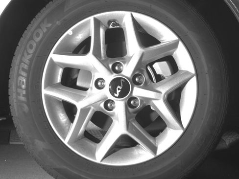 Used 2025 Kia Soul LX w/ LX Technology Package FWD image 13