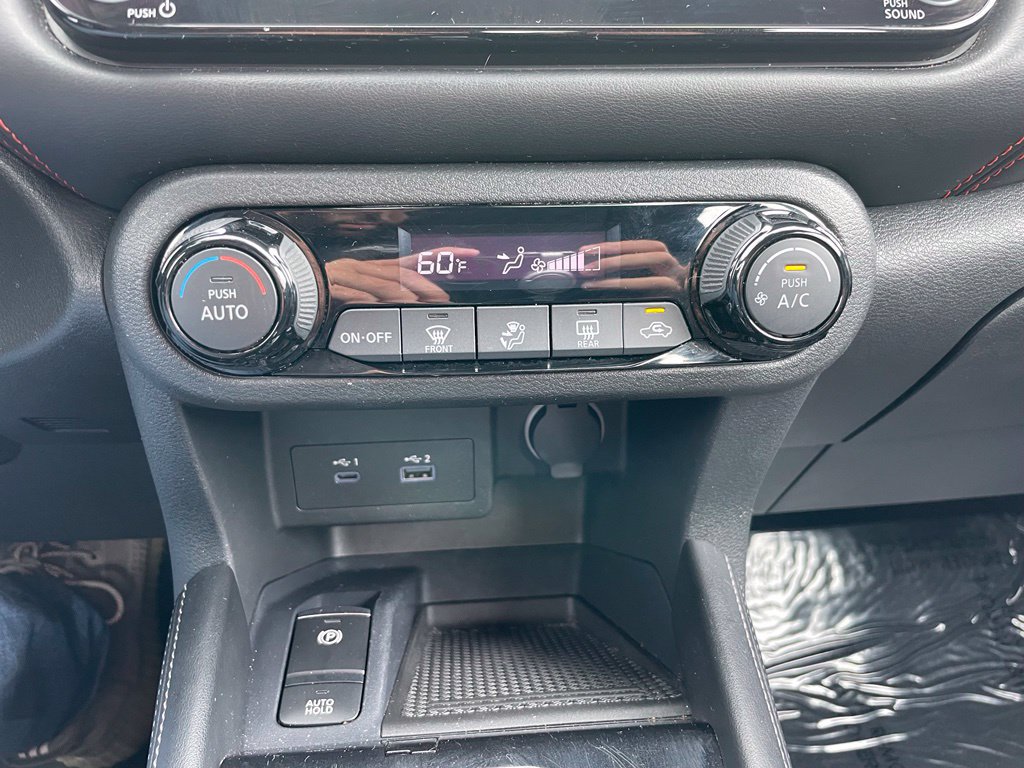 Used 2024 Nissan Kicks SR FWD image 11