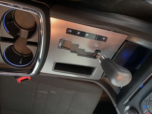 Used 2014 Dodge Charger SE w/ Sport Appearance Group image 9