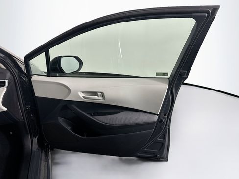 Used 2026 Toyota Corolla LE w/ LE Premium Package image 31