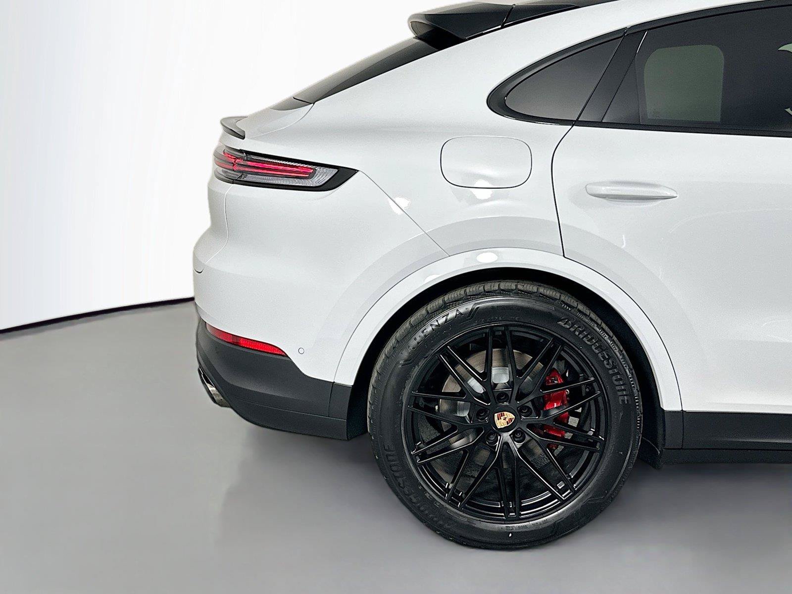 Certified 2025 Porsche Cayenne S AWD/4WD image 11