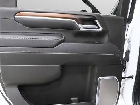 Used 2025 GMC Sierra 3500 Denali w/ Denali Reserve Package image 24