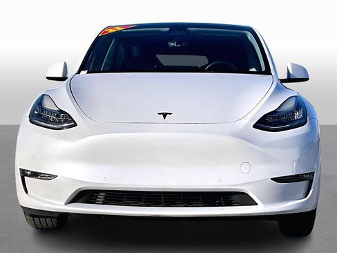 Used 2021 Tesla Model Y Long Range image 3