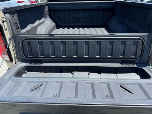 Used 2024 Chevrolet Colorado Trail Boss AWD/4WD image 18