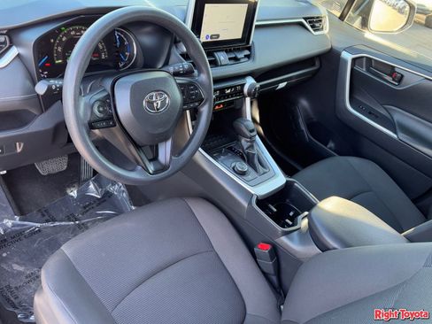 Certified 2025 Toyota RAV4 LE image 19