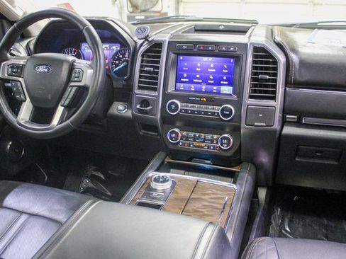 Used 2021 Ford Expedition Max Platinum image 16