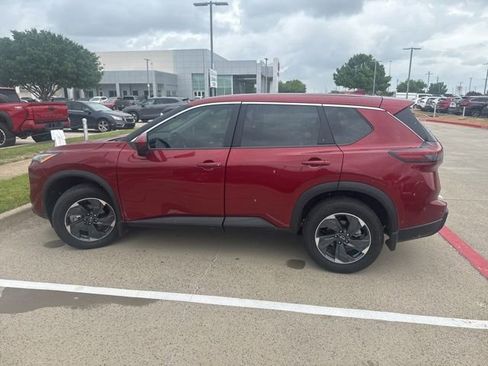 Used 2025 Nissan Rogue SV image 5