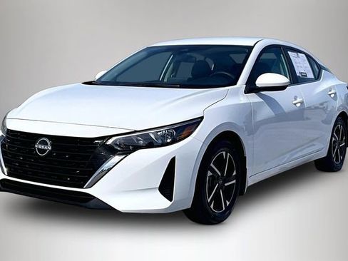 Certified 2025 Nissan Sentra SV image 2