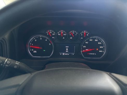 Used 2024 Chevrolet Silverado 2500 Custom w/ Custom Value Package image 11