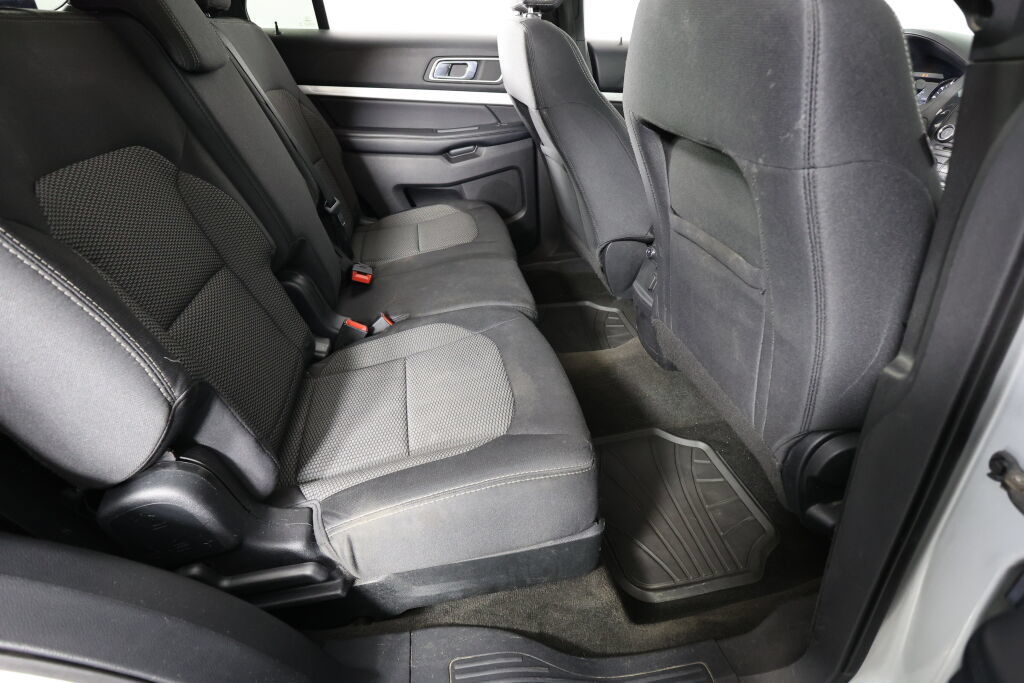 Used 2017 Ford Explorer XLT AWD/4WD image 22