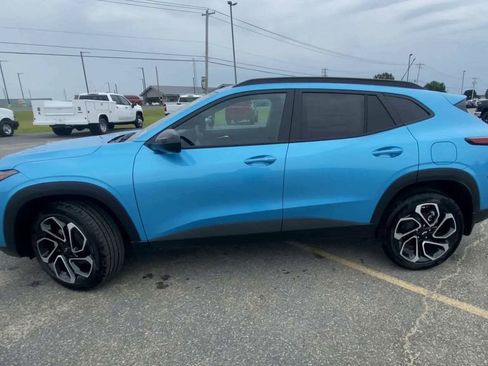 New 2025 Chevrolet Trax RS w/ Driver Confidence Package image 5