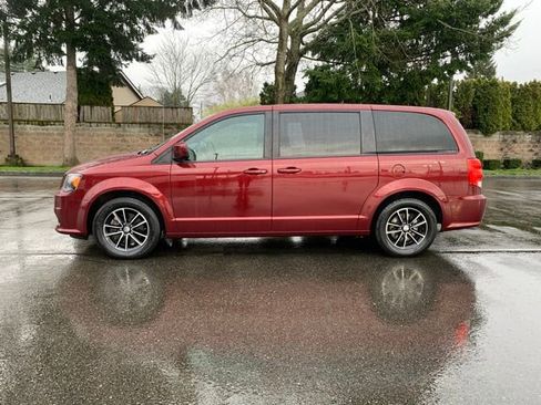 Used 2018 Dodge Grand Caravan SXT w/ Blacktop Package image 2