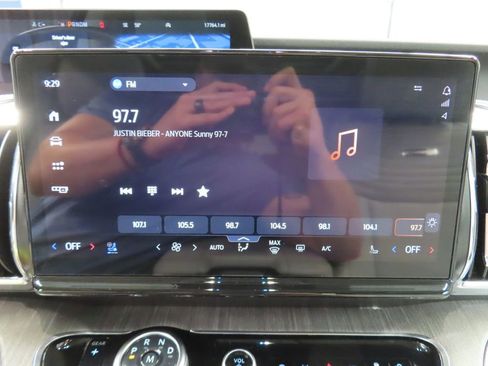 Used 2025 Ford Expedition Max Platinum w/ Platinum Ultimate Package AWD/4WD image 29