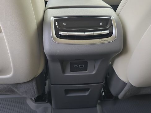 Used 2024 Cadillac XT6 Premium Luxury w/ Technology Package image 19