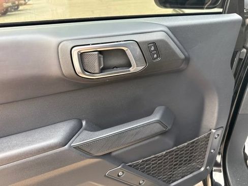 Used 2025 Ford Bronco Badlands AWD/4WD image 16