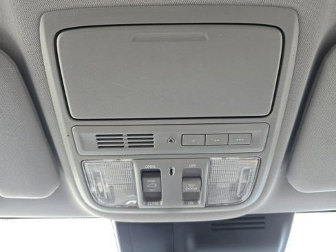 Used 2021 Honda CR-V Touring image 18