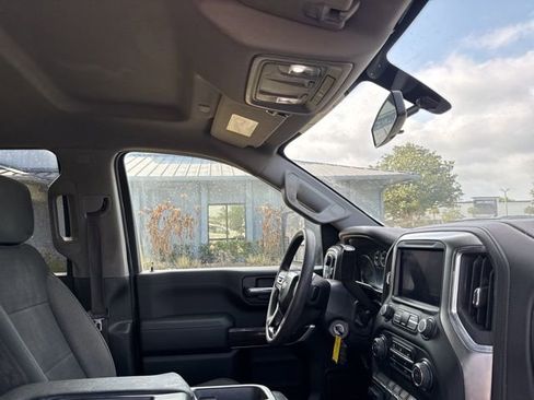 Used 2021 Chevrolet Silverado 2500 LT w/ Z71 Off-Road Package image 11