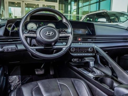 Used 2025 Hyundai Elantra Limited FWD image 16