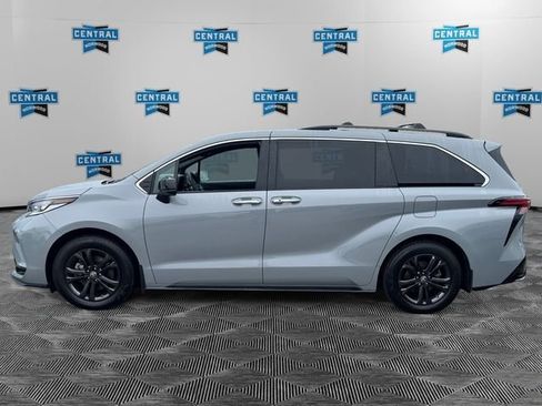 Used 2024 Toyota Sienna XSE w/ XSE Plus Package AWD/4WD image 2