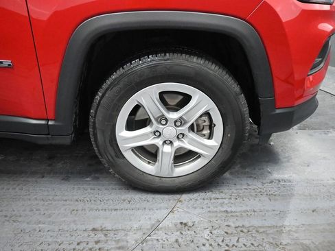 Used 2024 Jeep Compass Latitude image 17