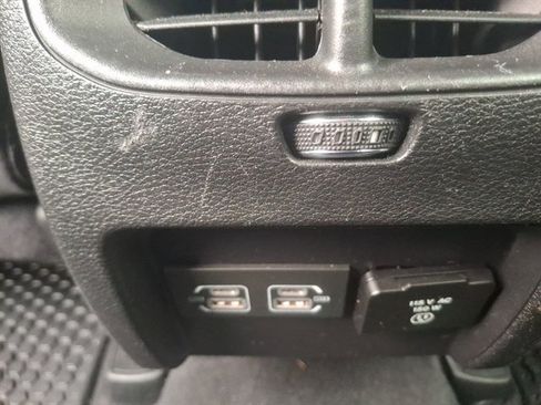 Used 2021 Jeep Cherokee Trailhawk image 18