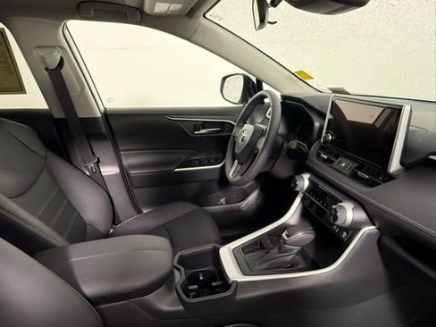 Used 2025 Toyota RAV4 XLE Premium image 46
