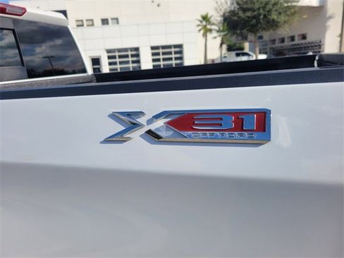 New 2026 GMC Sierra 1500 SLT w/ SLT Premium Plus Package image 10