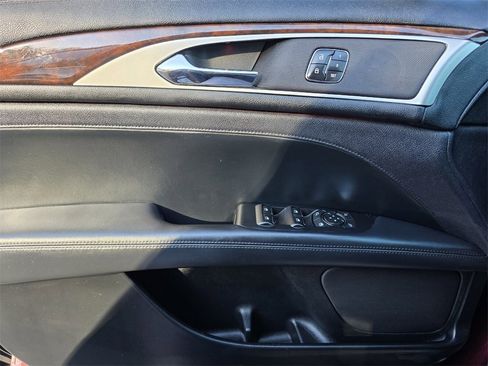 Used 2017 Lincoln MKZ Reserve image 22