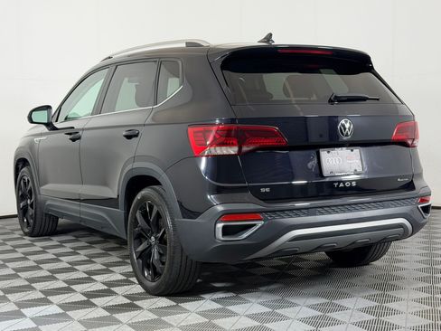 Used 2023 Volkswagen Taos SE w/ Panoramic Sunroof Package AWD/4WD image 3