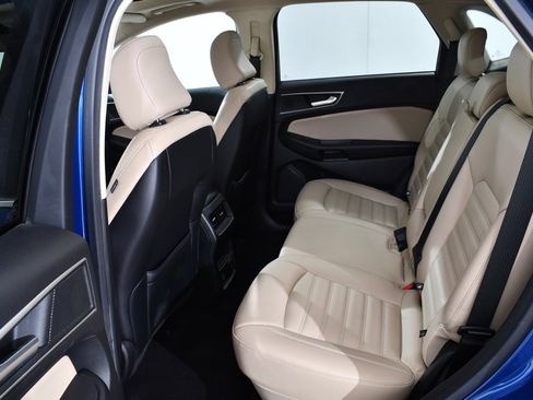 Used 2022 Ford Edge SEL w/ Convenience Package image 16