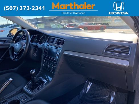 Used 2018 Volkswagen Golf Alltrack S image 20