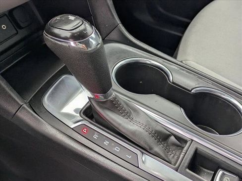 Used 2019 Chevrolet Equinox LS image 11