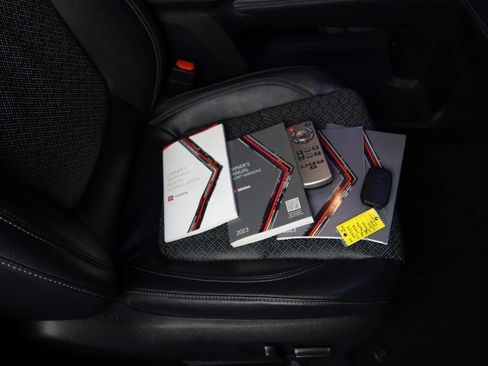 Used 2023 Toyota Sienna XSE image 27