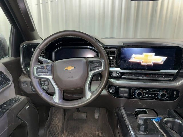 Used 2025 Chevrolet Silverado 1500 LTZ AWD/4WD image 18