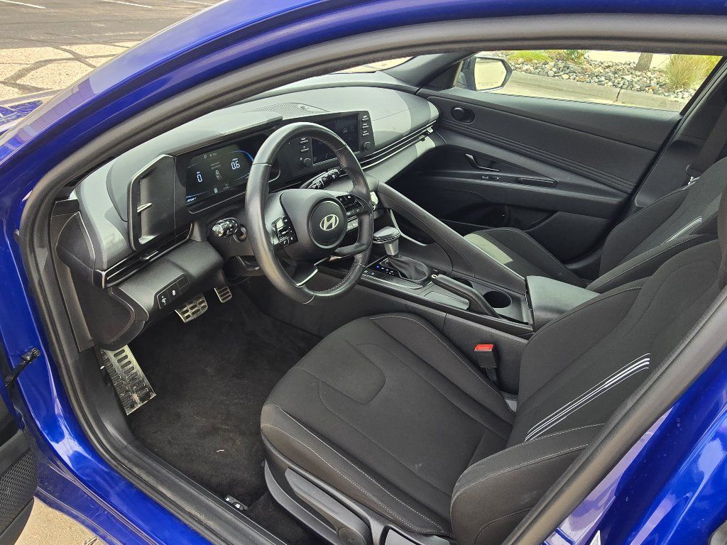 Used 2025 Hyundai Elantra Sport FWD image 25