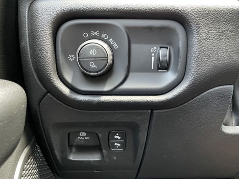 Used 2023 RAM 1500 Big Horn AWD/4WD image 35