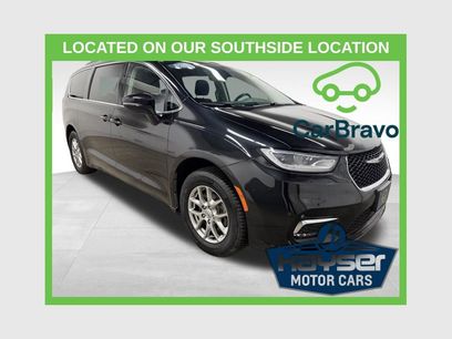 Used 2021 Chrysler Pacifica Touring w/ Cold Weather Group