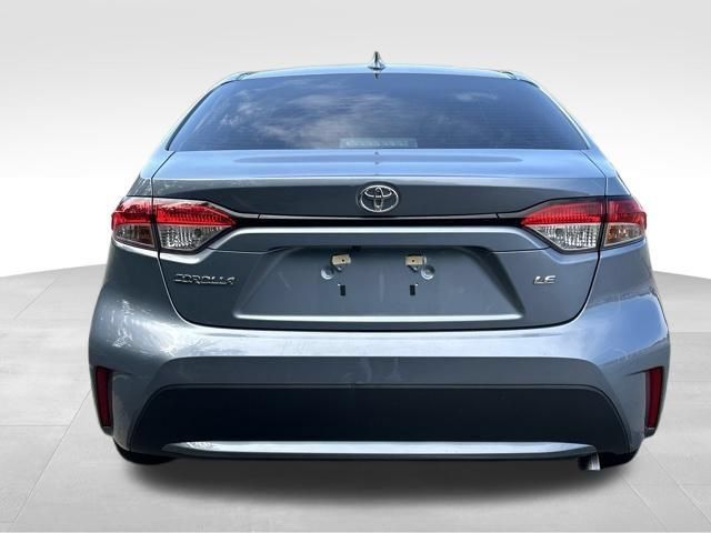 Used 2020 Toyota Corolla LE FWD image 4