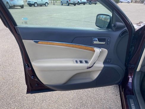 Used 2012 Lincoln MKZ AWD image 29