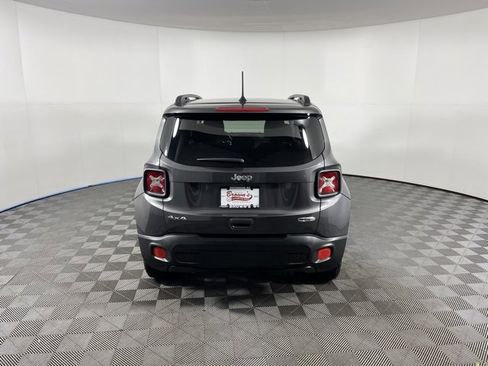 Used 2018 Jeep Renegade Latitude w/ Safety & Security Group image 6