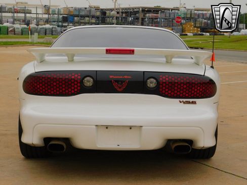 Used 1996 Pontiac Firebird Coupe image 4
