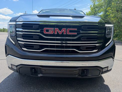 Used 2025 GMC Sierra 1500 SLT AWD/4WD image 4