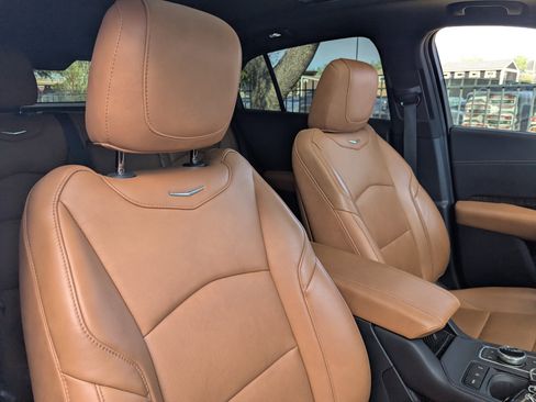 Used 2019 Cadillac XT4 Premium Luxury image 9