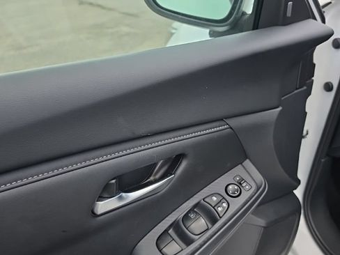 Used 2025 Nissan Sentra SV FWD image 11