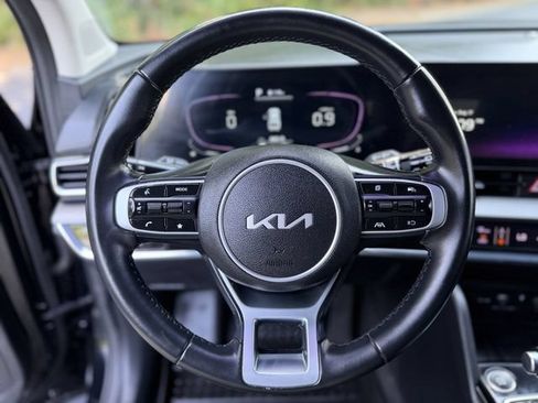 Used 2023 Kia Sportage EX FWD image 14