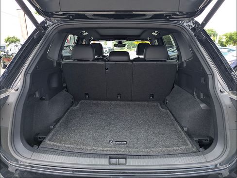 Used 2022 Volkswagen Tiguan SE R-Line AWD/4WD image 30