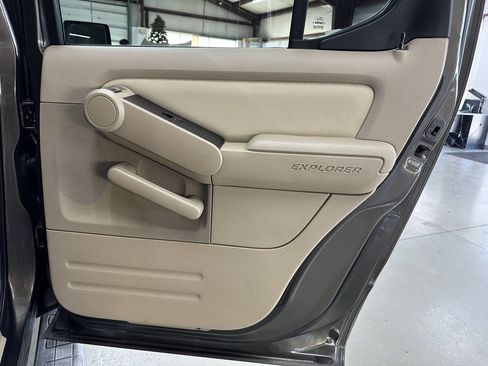 Used 2008 Ford Explorer Sport Trac XLT image 14